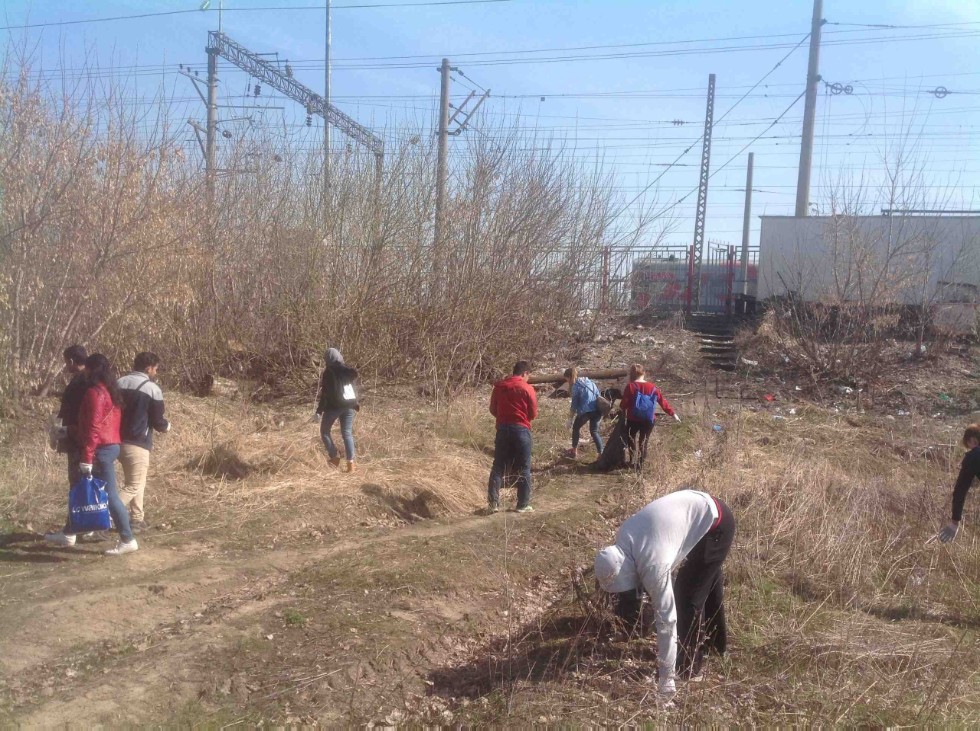 Трудовая ламбада на железнодорожных склонах Трудовая ламбада на железнодорожных склонах