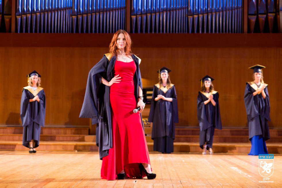 Чествование лучших выпускников КФУ в автограде Чествование лучших выпускников КФУ в автограде