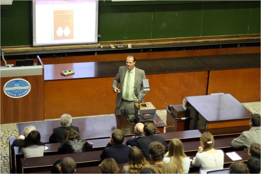 Austrian physicist lectures at KFU