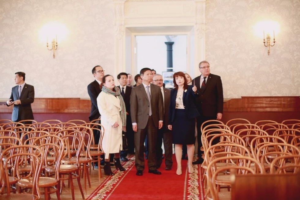 Delegation from the Central Committee of the Communist Party of China Made a Visit