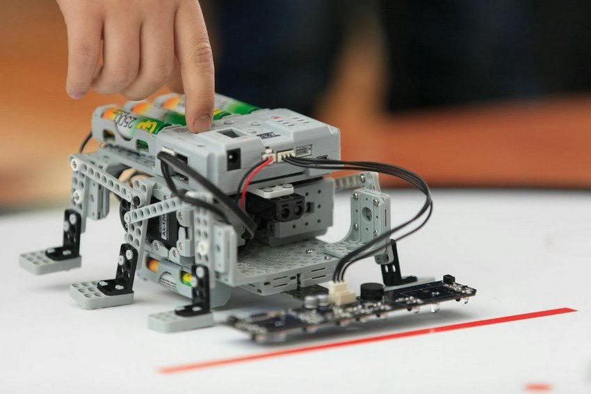 Соревнования по робототехнике Соревнования по робототехнике