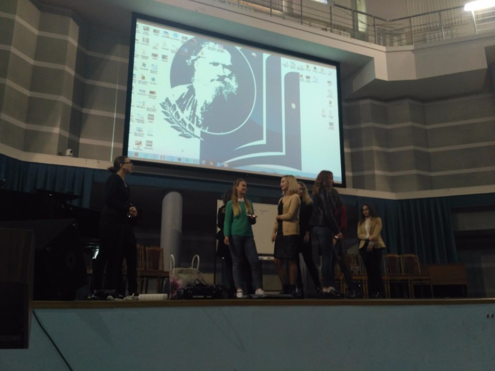 Границ и рамок не имеет - что делает человека Учителем? Границ и рамок не имеет - что делает человека Учителем?