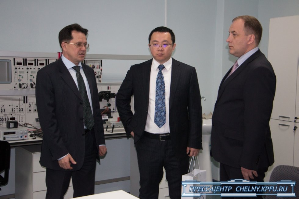 Крупнейший китайский производитель бытовой техники Haier открыл учебный центр на базе КФУ Крупнейший китайский производитель бытовой техники Haier открыл учебный центр на базе КФУ