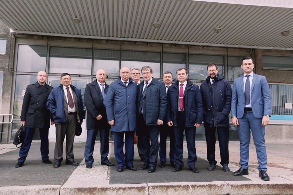 Director of Russian Federal Nuclear Center Toured Kazan University Facilities
