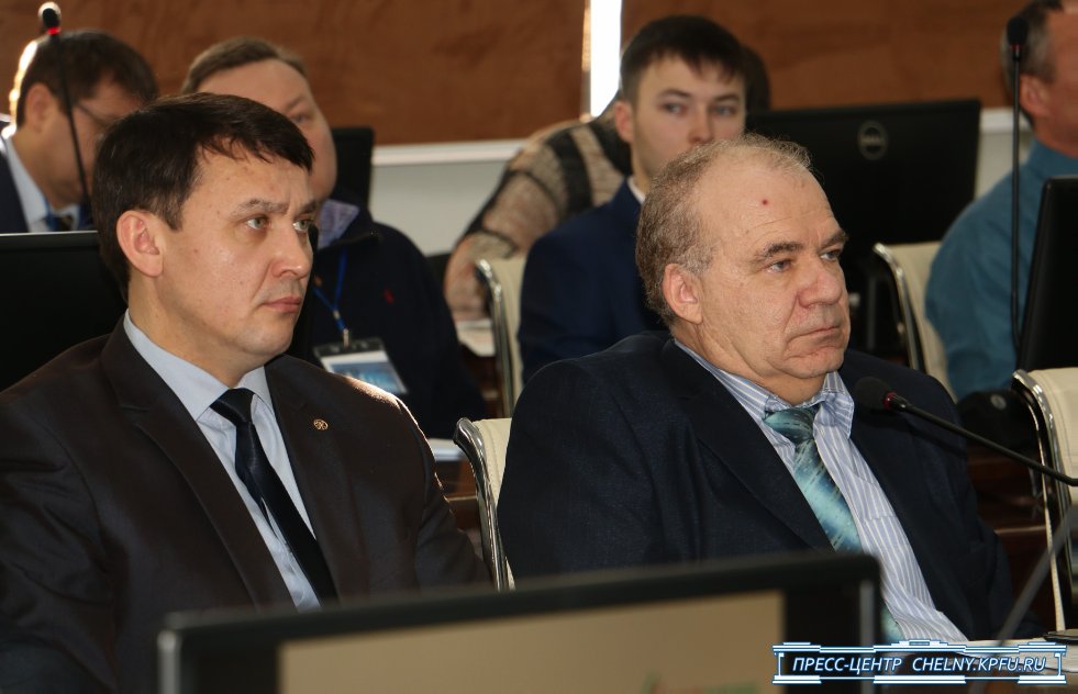 Рустам Минниханов: 'Наша стратегическая цель - это диверсификация экономики' Рустам Минниханов: 'Наша стратегическая цель - это диверсификация экономики'