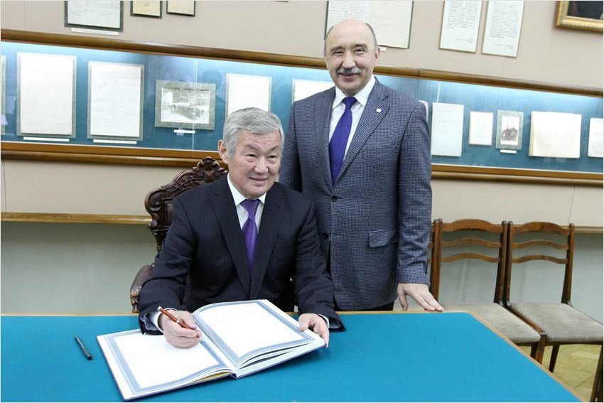 Akim of the East Kazakhstan region Berdybek Saparbayev visited KFU ,
