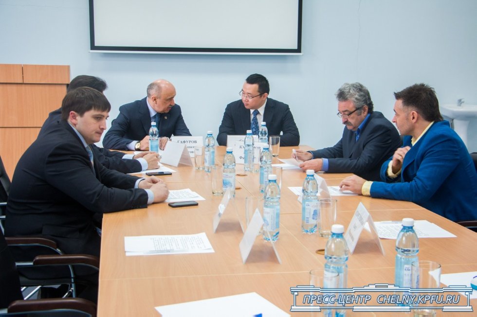 Крупнейший китайский производитель бытовой техники Haier открыл учебный центр на базе КФУ Крупнейший китайский производитель бытовой техники Haier открыл учебный центр на базе КФУ