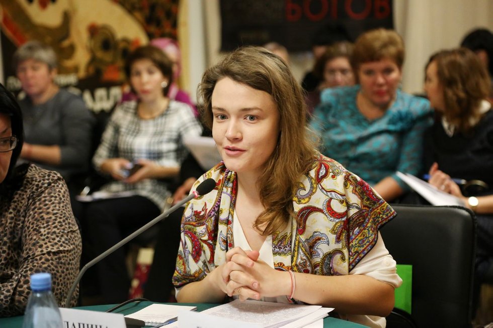 Система общественных ценностей глазами современной женщины: обсуждение и дебаты на круглом столе в Кремле. Система общественных ценностей глазами современной женщины: обсуждение и дебаты на круглом столе в Кремле.