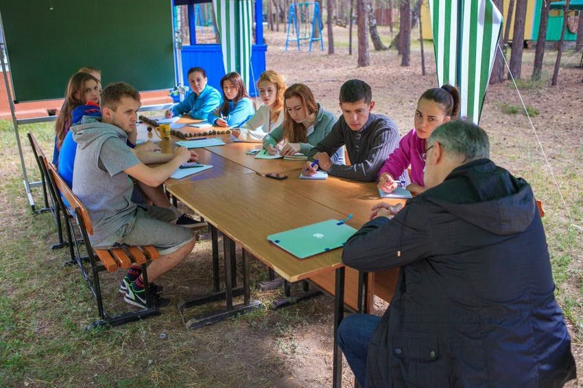 Самые лучшие студенты КФУ прошли обучение в Школе лидерства и предпринимательства Самые лучшие студенты КФУ прошли обучение в Школе лидерства и предпринимательства