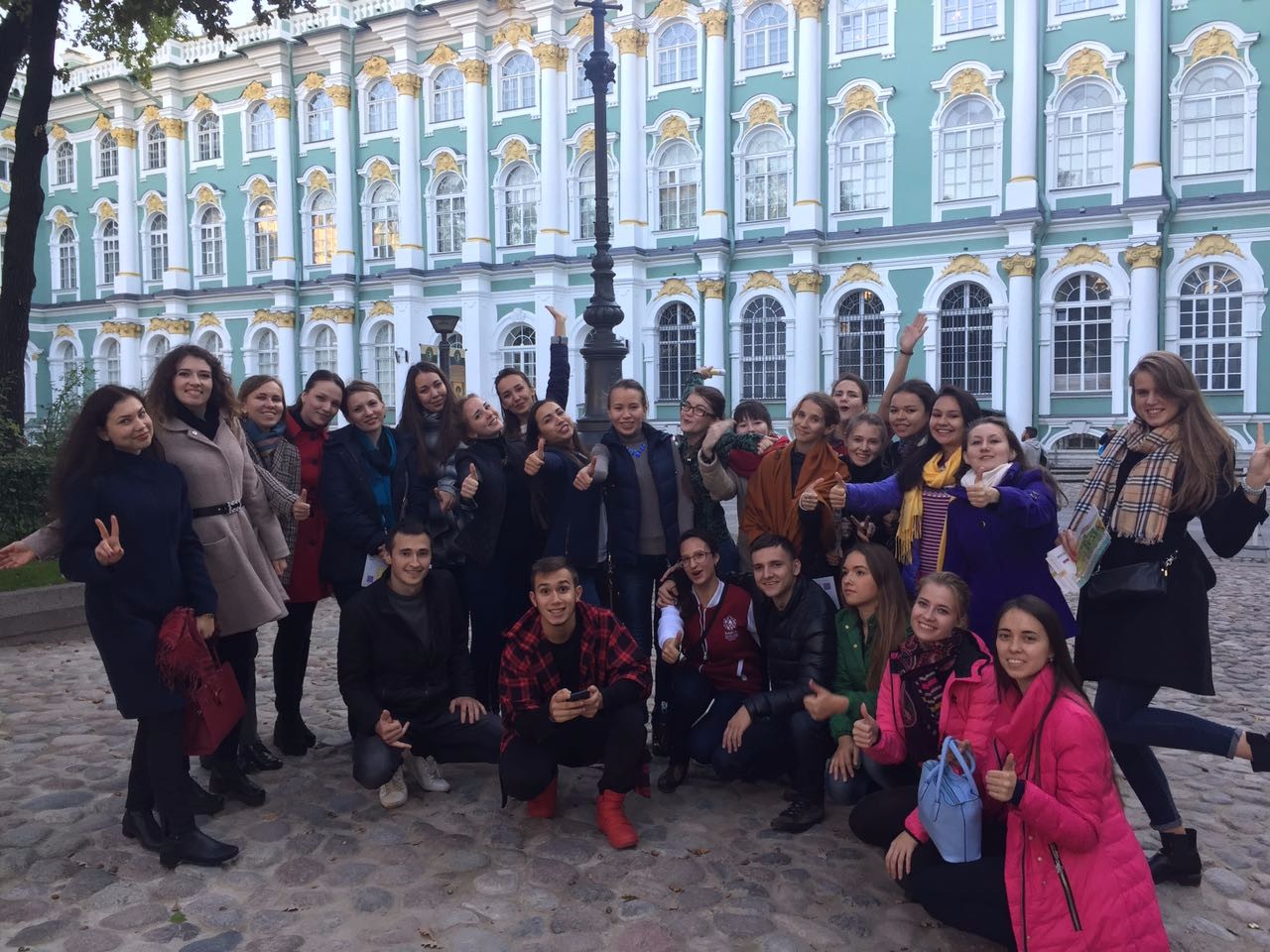 Лучшая академическая группа КФУ вместе со своим куратором посетили Санкт-Петербург Лучшая академическая группа КФУ вместе со своим куратором посетили Санкт-Петербург