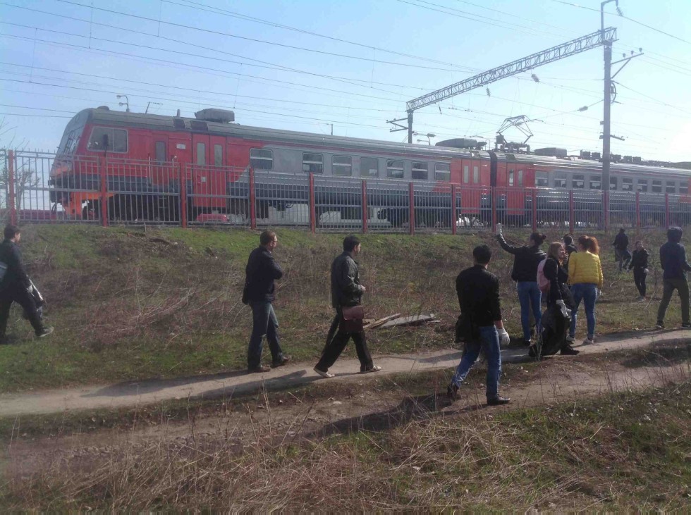 Трудовая ламбада на железнодорожных склонах Трудовая ламбада на железнодорожных склонах