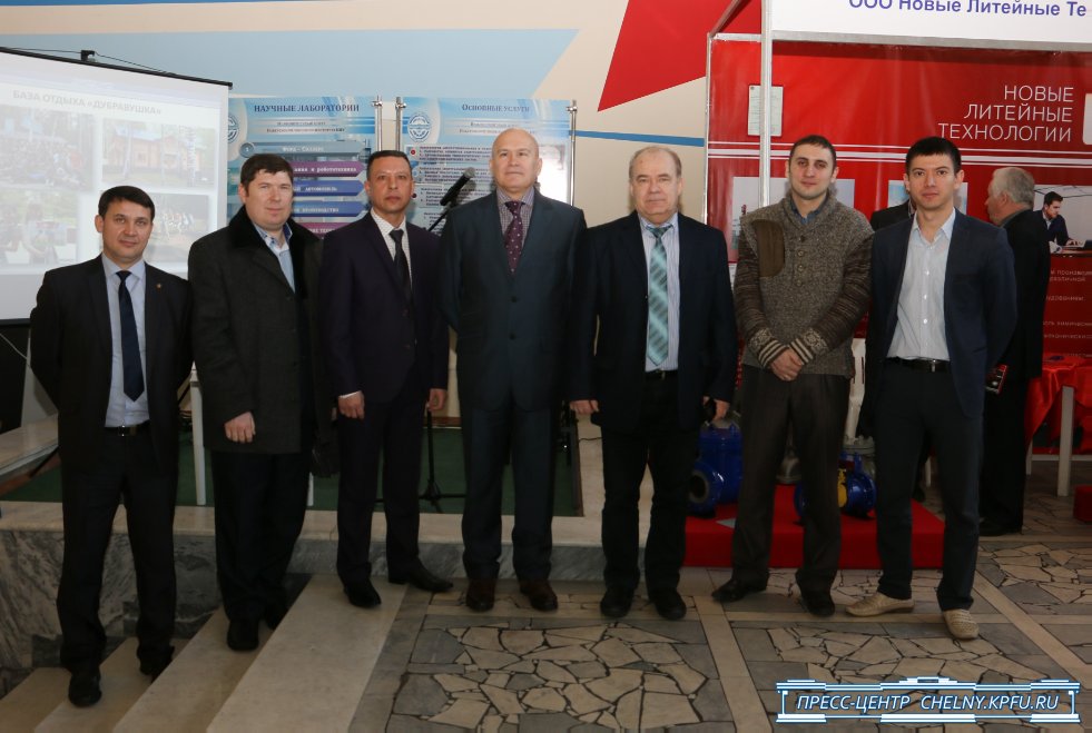 Рустам Минниханов: 'Наша стратегическая цель - это диверсификация экономики' Рустам Минниханов: 'Наша стратегическая цель - это диверсификация экономики'