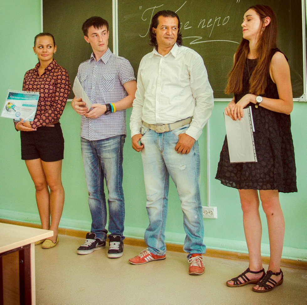 Торжественная церемония награждения победителей конкурса 'Голубое перо' Торжественная церемония награждения победителей конкурса 'Голубое перо'