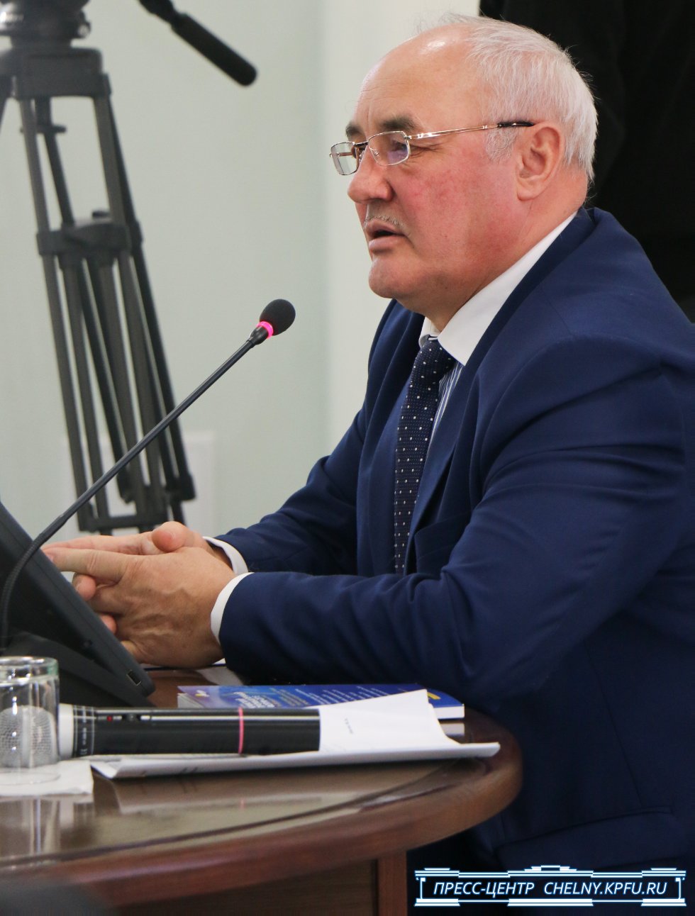 Рустам Минниханов: 'Наша стратегическая цель - это диверсификация экономики' Рустам Минниханов: 'Наша стратегическая цель - это диверсификация экономики'