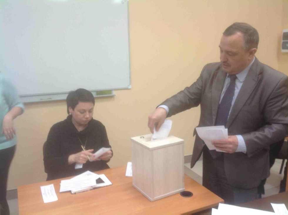 Новое дыхание лабораторий Института и должностное продвижение коллег Новое дыхание лабораторий Института и должностное продвижение коллег