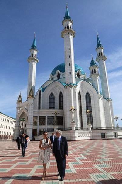 KFU Postgraduate Made a Tour of Kazan for Plácido Domingo