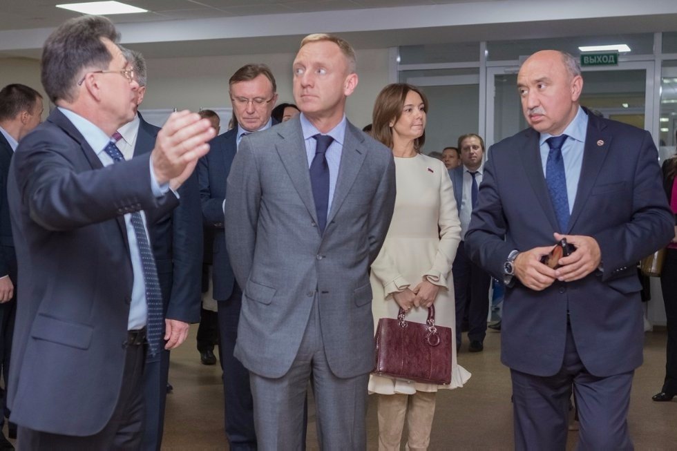 Minister of Education and Science Dmitry Livanov Visits Kazan University Engineering Center in Naberezhnye Chelny