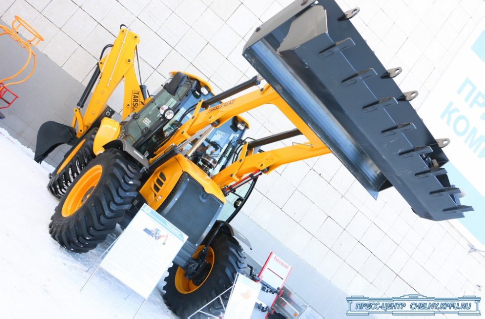 Рустам Минниханов: 'Наша стратегическая цель - это диверсификация экономики' Рустам Минниханов: 'Наша стратегическая цель - это диверсификация экономики'