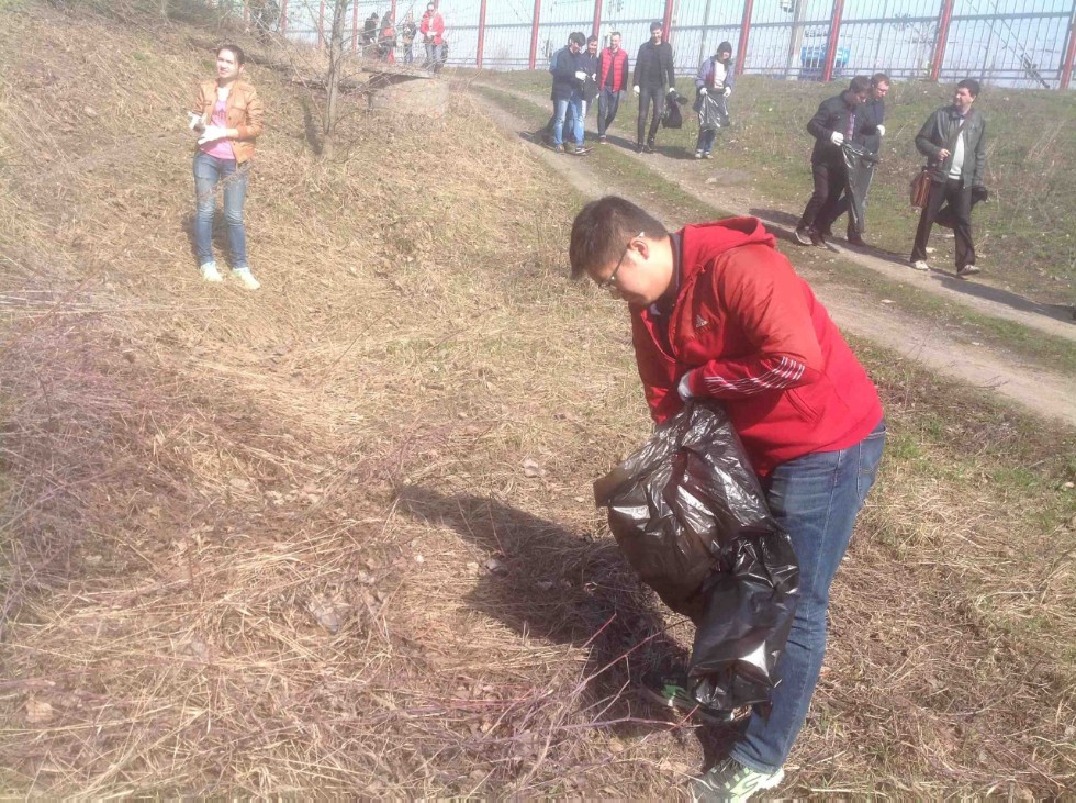 Трудовая ламбада на железнодорожных склонах Трудовая ламбада на железнодорожных склонах