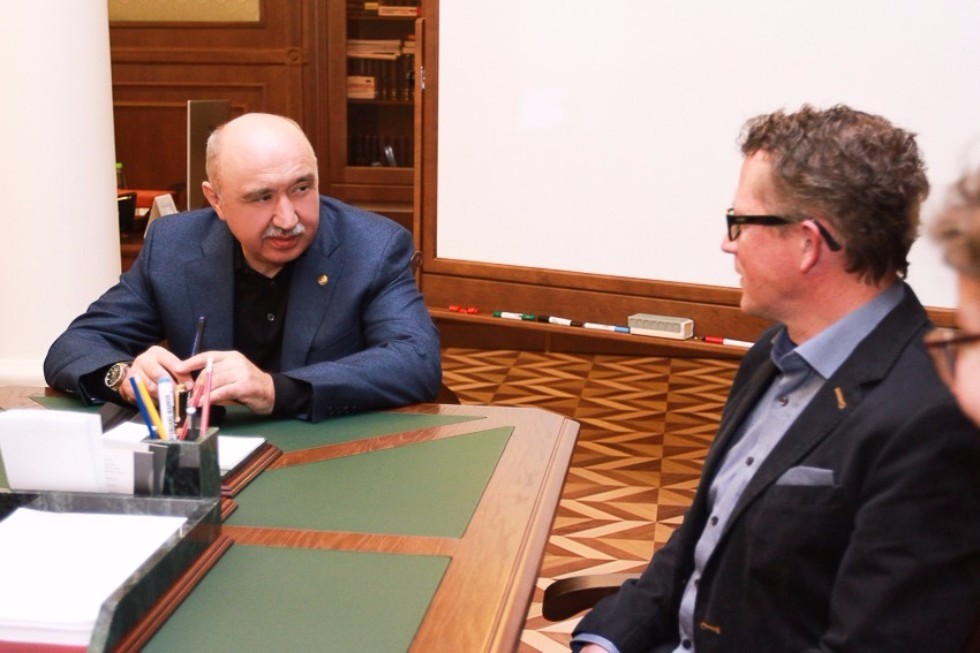 Rector Ilshat Gafurov Held Talks with Marketing Director at Intel EMEA Ralph de Wargny