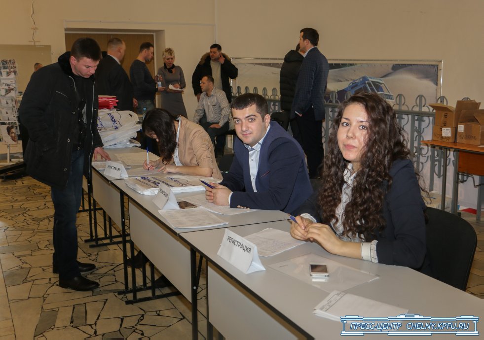 Рустам Минниханов: 'Наша стратегическая цель - это диверсификация экономики' Рустам Минниханов: 'Наша стратегическая цель - это диверсификация экономики'