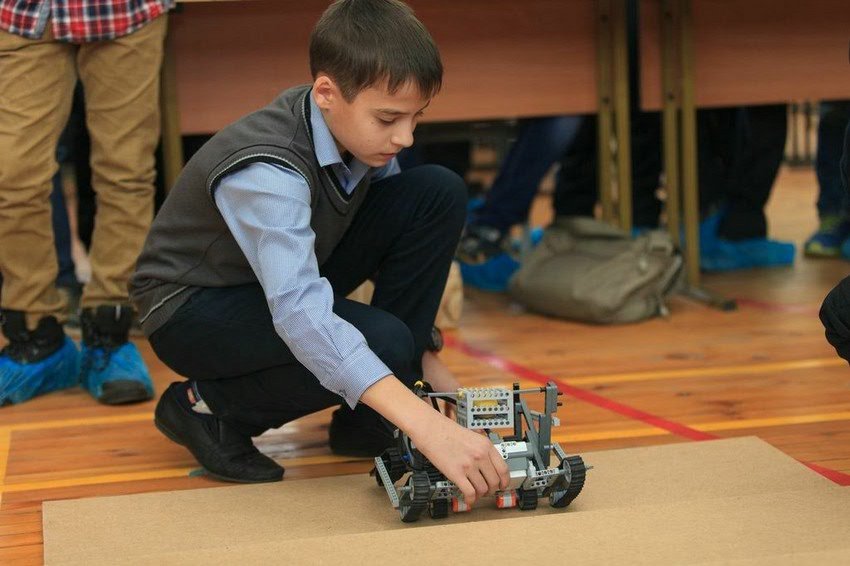 Соревнования по робототехнике Соревнования по робототехнике