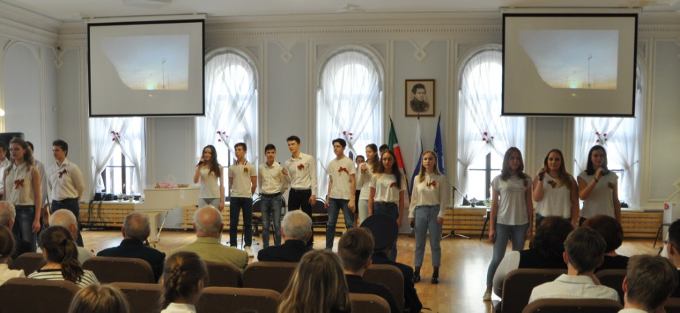 В лицее прошёл праздник 'Мы дети и внуки героев войны живем и гордимся судьбою страны' В лицее прошёл праздник 'Мы дети и внуки героев войны живем и гордимся судьбою страны'