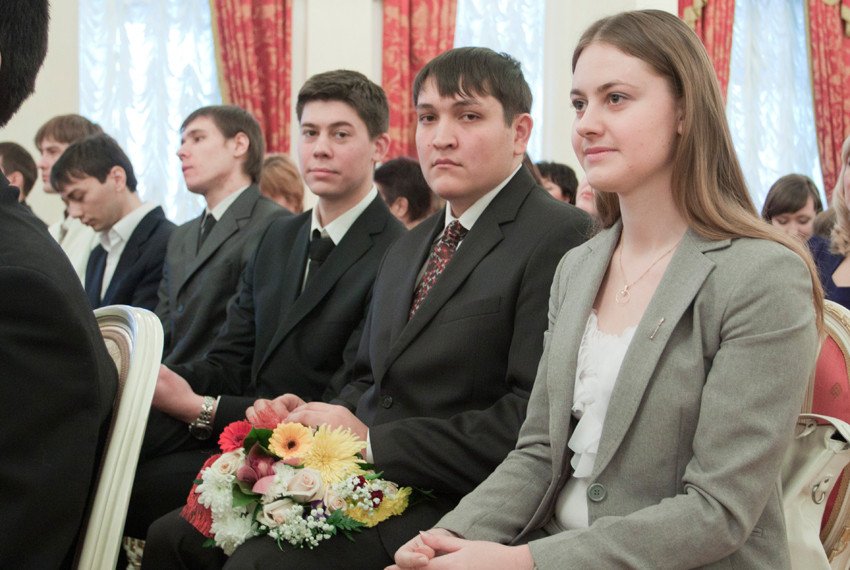 Тринадцать студентов и аспирантов Казанского университета удостоились именных стипендий мэра Ильсура Метшина Тринадцать студентов и аспирантов Казанского университета удостоились именных стипендий мэра Ильсура Метшина