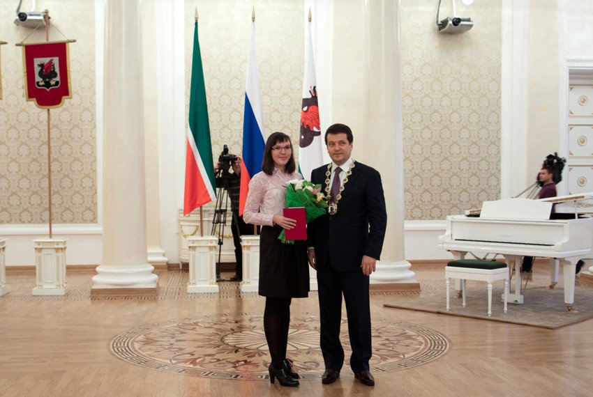 Тринадцать студентов и аспирантов Казанского университета удостоились именных стипендий мэра Ильсура Метшина Тринадцать студентов и аспирантов Казанского университета удостоились именных стипендий мэра Ильсура Метшина