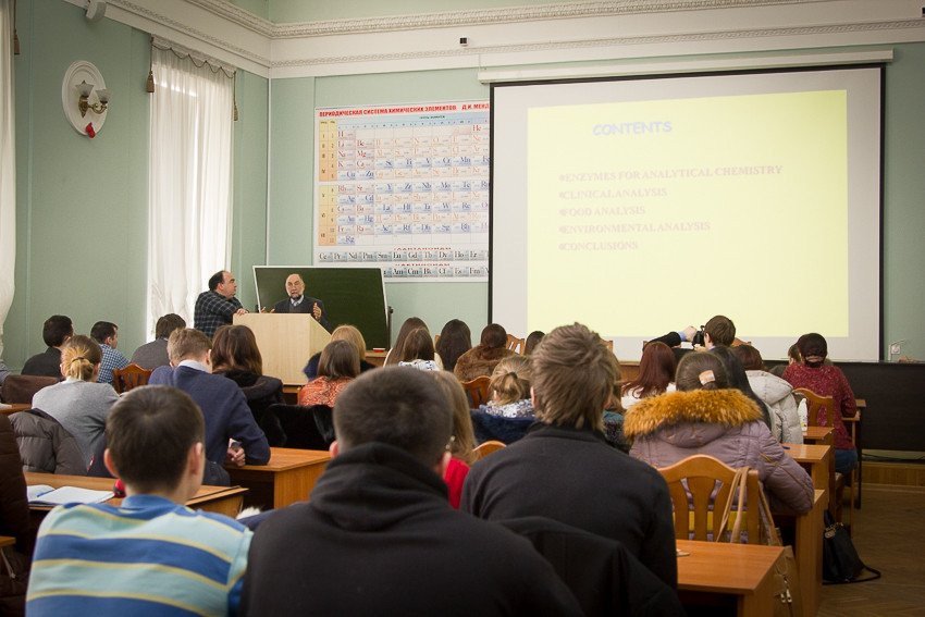 Professor Palleschi Giuseppe delivered a lecture in the Institute of Chemistry