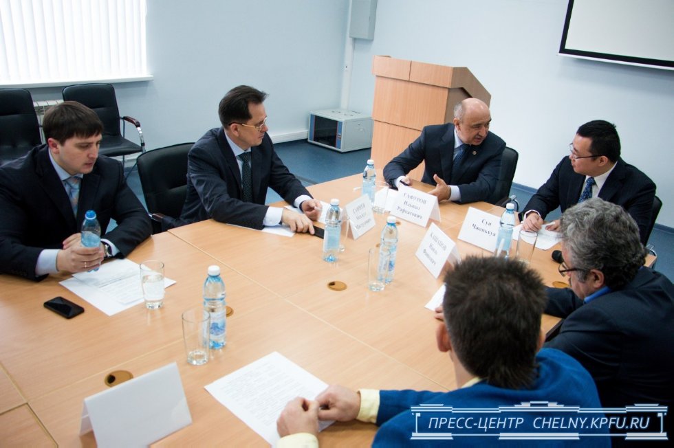 Крупнейший китайский производитель бытовой техники Haier открыл учебный центр на базе КФУ Крупнейший китайский производитель бытовой техники Haier открыл учебный центр на базе КФУ