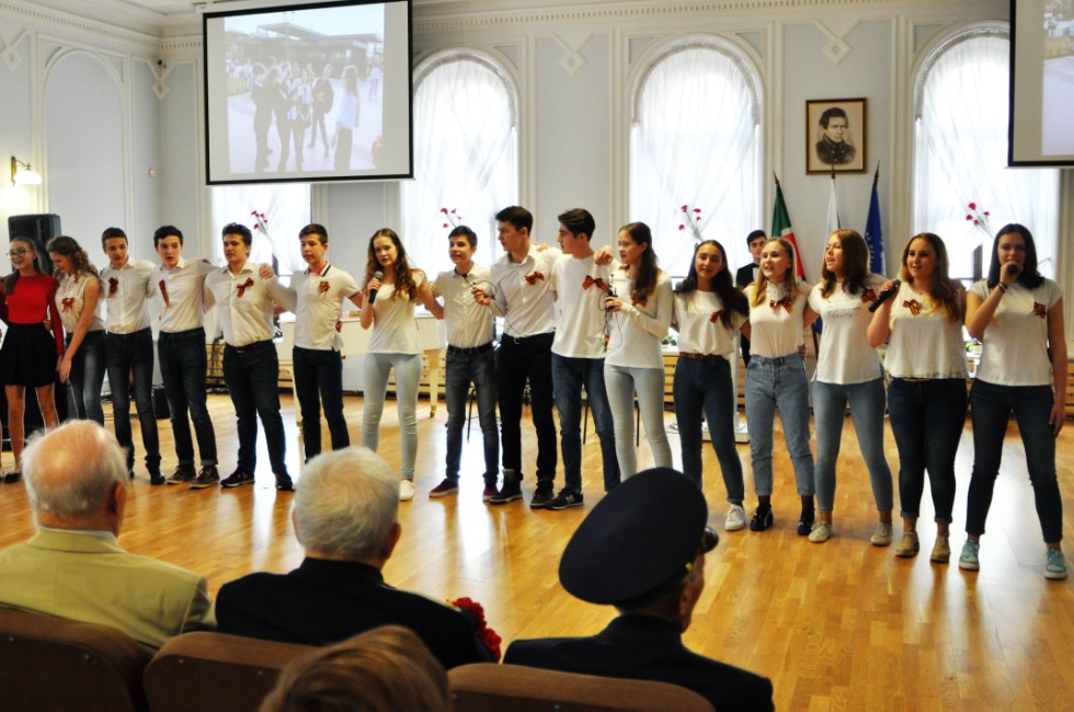 В лицее прошёл праздник 'Мы дети и внуки героев войны живем и гордимся судьбою страны' В лицее прошёл праздник 'Мы дети и внуки героев войны живем и гордимся судьбою страны'