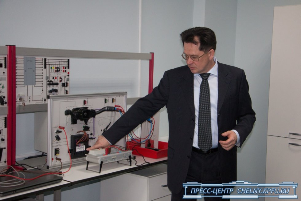 Крупнейший китайский производитель бытовой техники Haier открыл учебный центр на базе КФУ Крупнейший китайский производитель бытовой техники Haier открыл учебный центр на базе КФУ