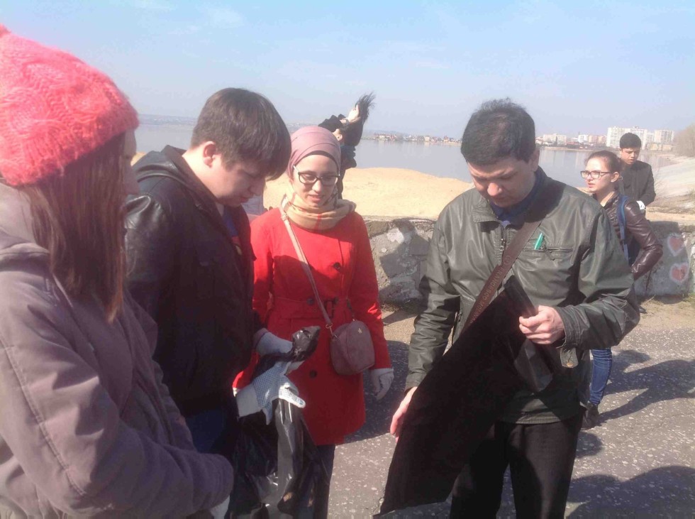 Трудовая ламбада на железнодорожных склонах Трудовая ламбада на железнодорожных склонах