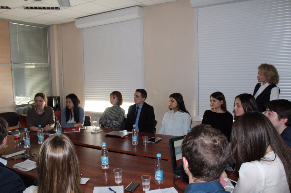 Круглый стол на английском языке Круглый стол на английском языке