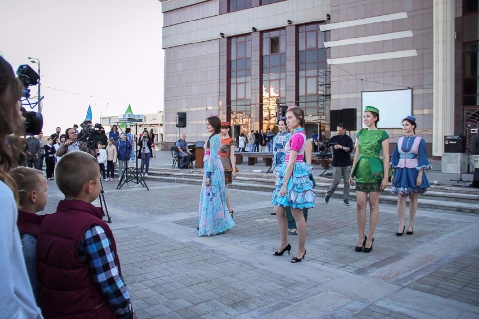 Science Night ? Hand-Made Dolls, Public Lectures and Mandala Drawings Science Night ? Hand-Made Dolls, Public Lectures and Mandala Drawings