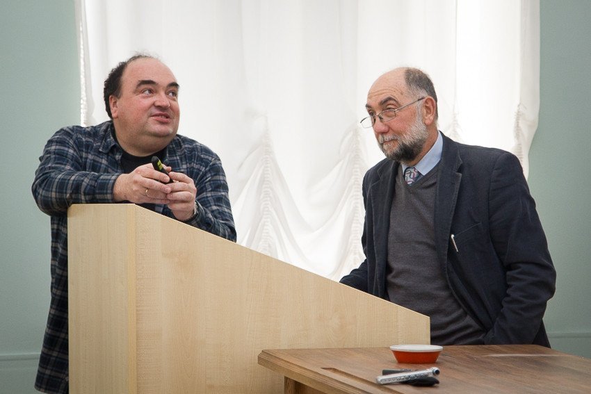Professor Palleschi Giuseppe delivered a lecture in the Institute of Chemistry