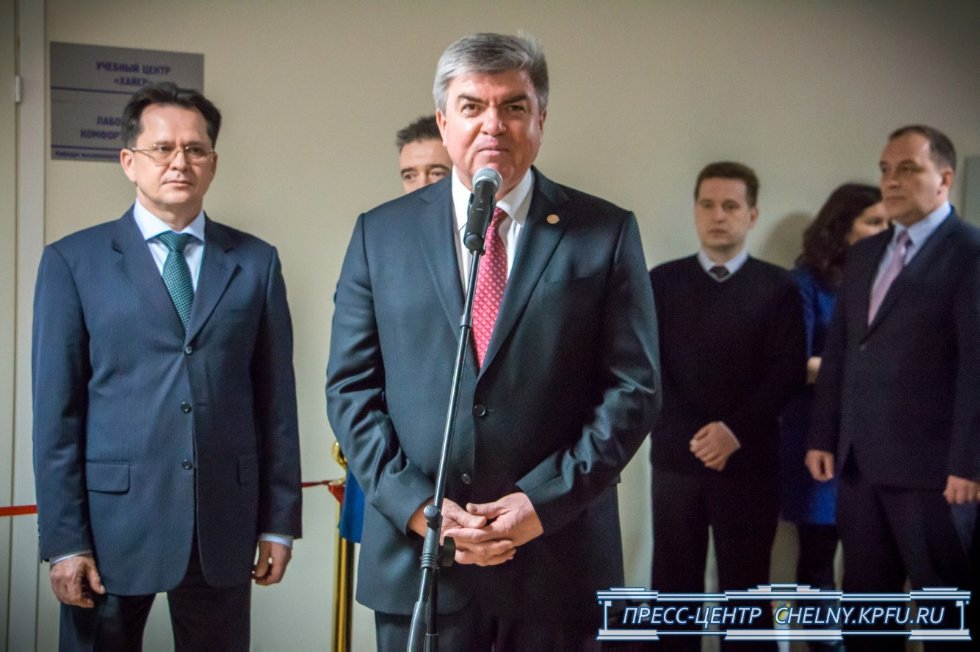 Крупнейший китайский производитель бытовой техники Haier открыл учебный центр на базе КФУ Крупнейший китайский производитель бытовой техники Haier открыл учебный центр на базе КФУ