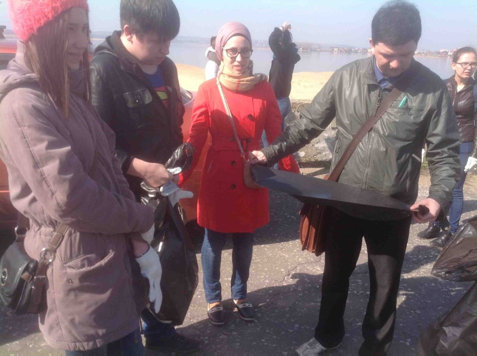 Трудовая ламбада на железнодорожных склонах Трудовая ламбада на железнодорожных склонах