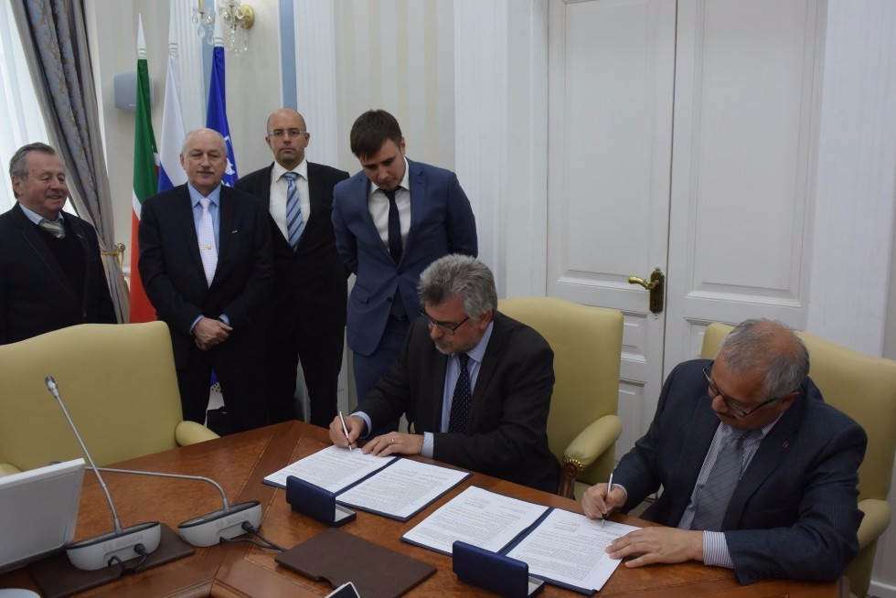 Cooperation Agreement Signed by Szechenyi Istvan University and Kazan University