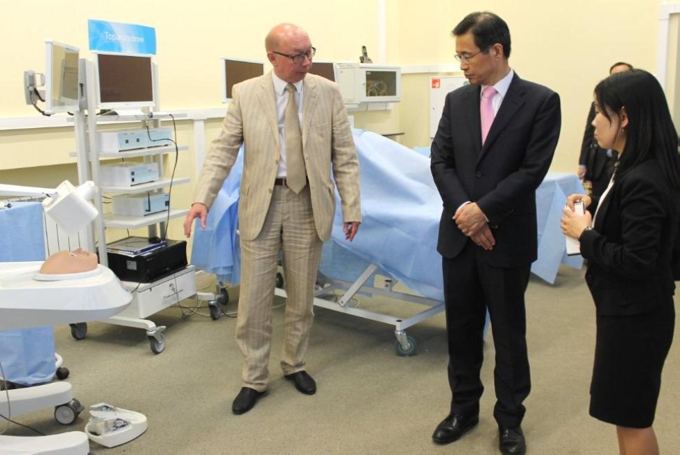 Ambassador Park Ro-byug of South Korea Ready to Work on Further Expansion of Cooperation ,South Korea, Medical Simulation Center, ITIS, ICMIT, IFMB, Samsung, Android