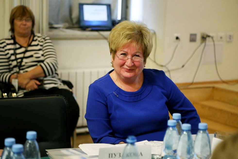 Система общественных ценностей глазами современной женщины: обсуждение и дебаты на круглом столе в Кремле. Система общественных ценностей глазами современной женщины: обсуждение и дебаты на круглом столе в Кремле.