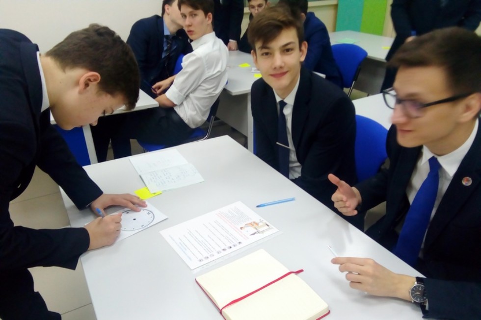 Первый учебник по отечественной робототехнике разработали в ЕИ КФУ Первый учебник по отечественной робототехнике разработали в ЕИ КФУ