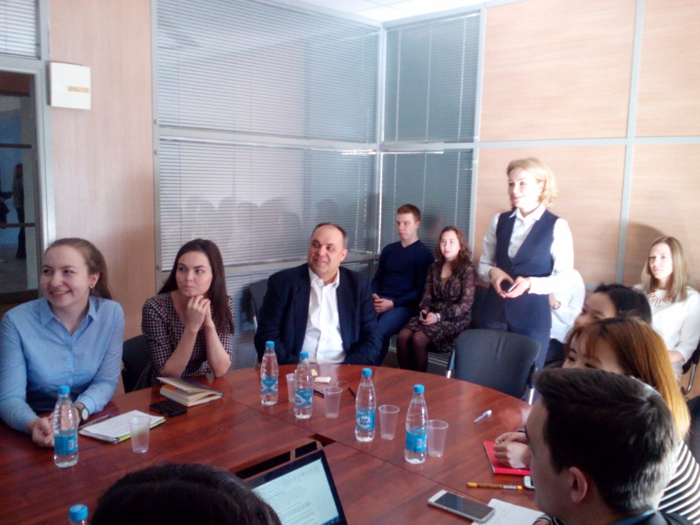 Круглый стол на английском языке Круглый стол на английском языке