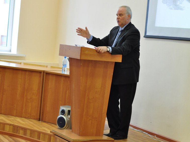 Профессор Клаус Вашик: 'Электронное обучение должно существовать как системная часть вуза' Профессор Клаус Вашик: 'Электронное обучение должно существовать как системная часть вуза'