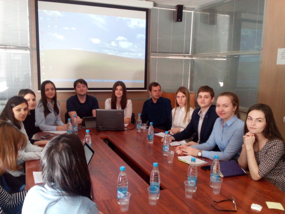 Круглый стол на английском языке Круглый стол на английском языке