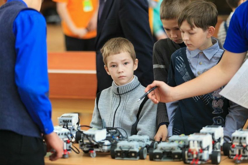 Соревнования по робототехнике Соревнования по робототехнике