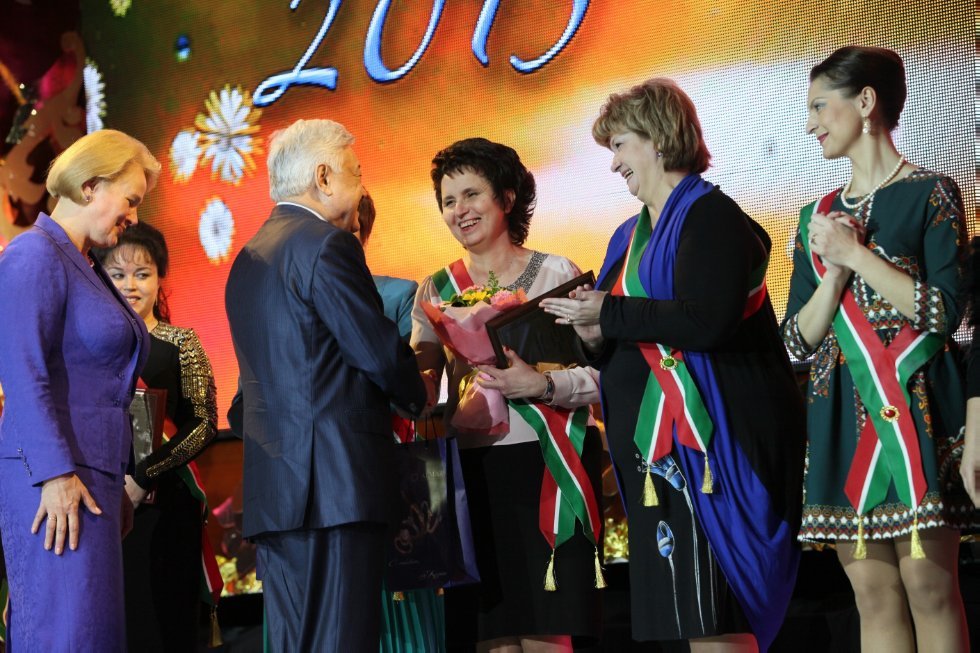 Professor of KFU, Ms. Rezeda Mukhametshina, Won the Republican Contest 'Woman of the Year 2013'