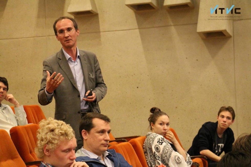 Заглянули в будущее IT вместе с Данилой Медведевым Заглянули в будущее IT вместе с Данилой Медведевым