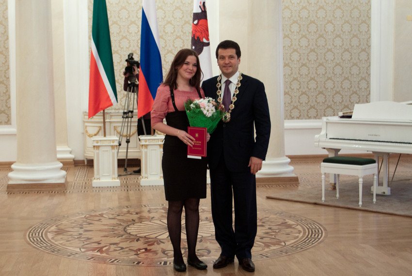 Тринадцать студентов и аспирантов Казанского университета удостоились именных стипендий мэра Ильсура Метшина Тринадцать студентов и аспирантов Казанского университета удостоились именных стипендий мэра Ильсура Метшина